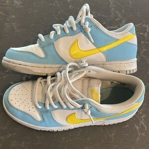 Nike Dunk Lows GS Size 6Y